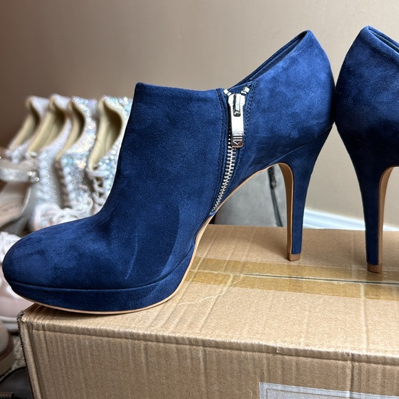 • Vince Camuto • Elvin Platform Bootie Ankle Boot • Inkwell • Size 9 • 😍 - Picture 9 of 17